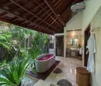 Villa Asta, Salle de bains attenante