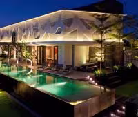 Villa Issi, Architecture contemporaine