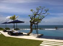 Villa Babar, Pool mit Blick auf den Ozean