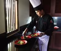 Villa Maridadi, Cuisinier professionnel et cuisine