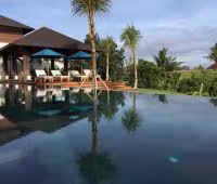 Villa Ambalama, Piscine à débordement