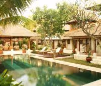 Villa Cemara, Piscine
