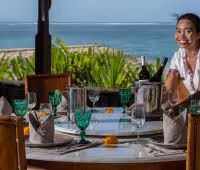 Villa Cemara, Personnel de la Villa dédié