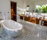 Villa Marang, Salle de bains d'amis